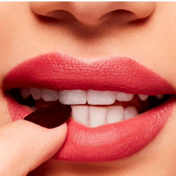 MAC "STAY CURIOUS" POWDER 💋 VELVET BLUR SLIM STICK - Picture 2 of 10